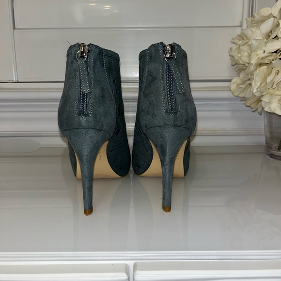 White House Black Market Winter Green Stilettos - Picture 4 of 7